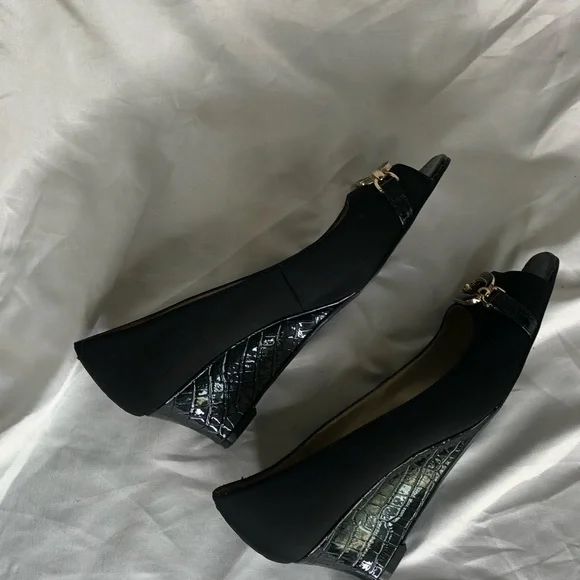 20. Bandolino Womens Wedge Heels Sz 7.5 - Picture 4 of 10